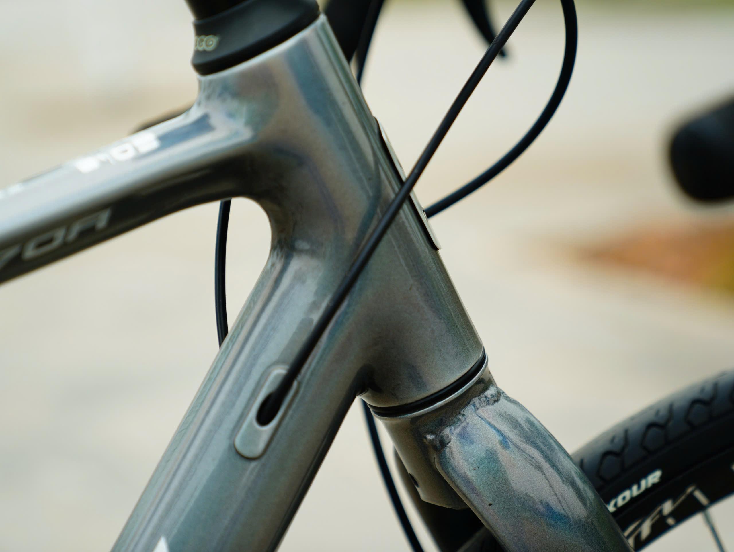 DTFLY R-070A Xe Đạp Đua - Khung nhôm, SHIMANO R-070, phanh đĩa heo dầu X-TECH