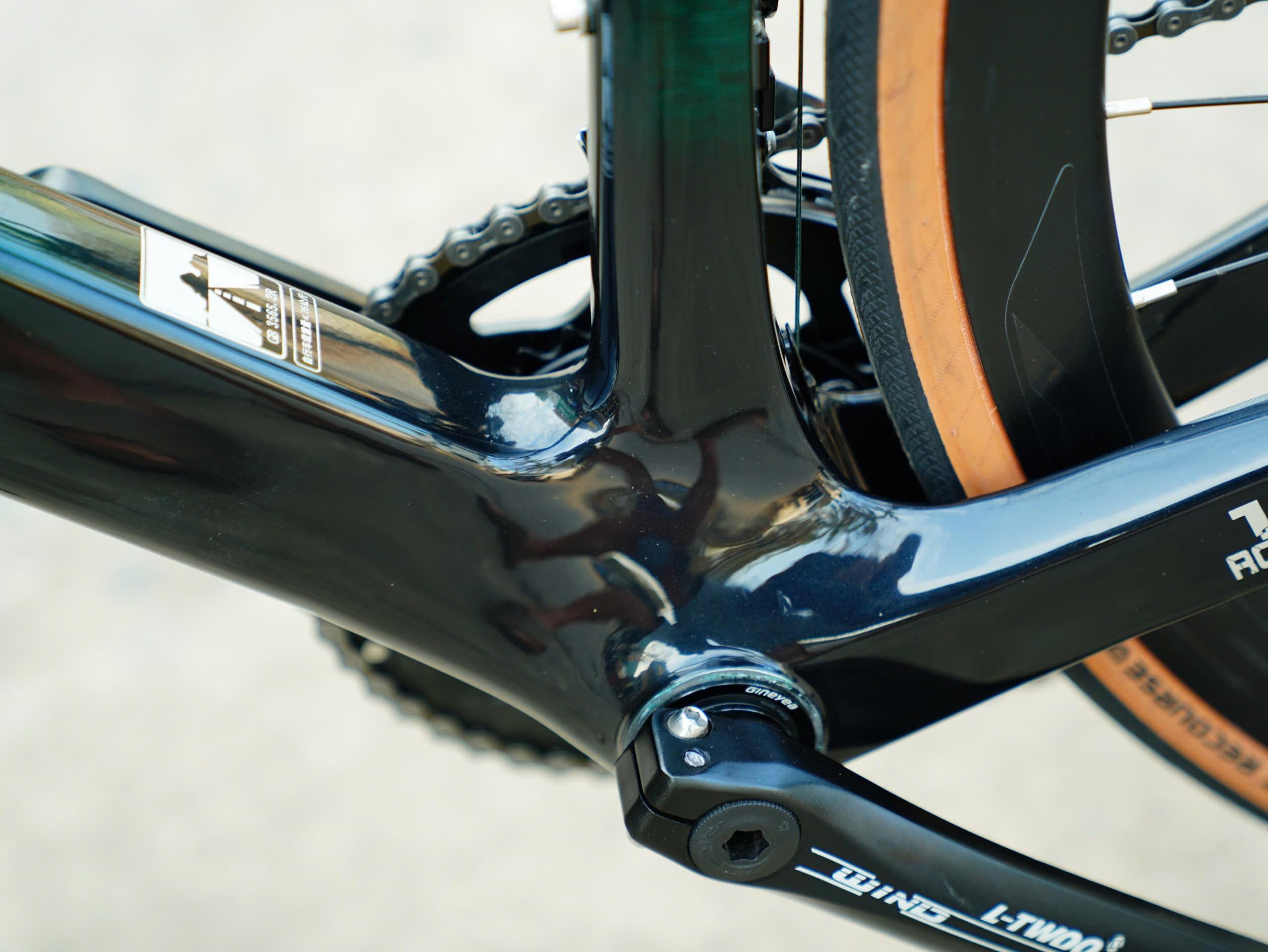 DTFLY R3000 Xe Đạp Đua - Khung Carbon T800, SHIMANO SORA R3000, 18 tốc độ