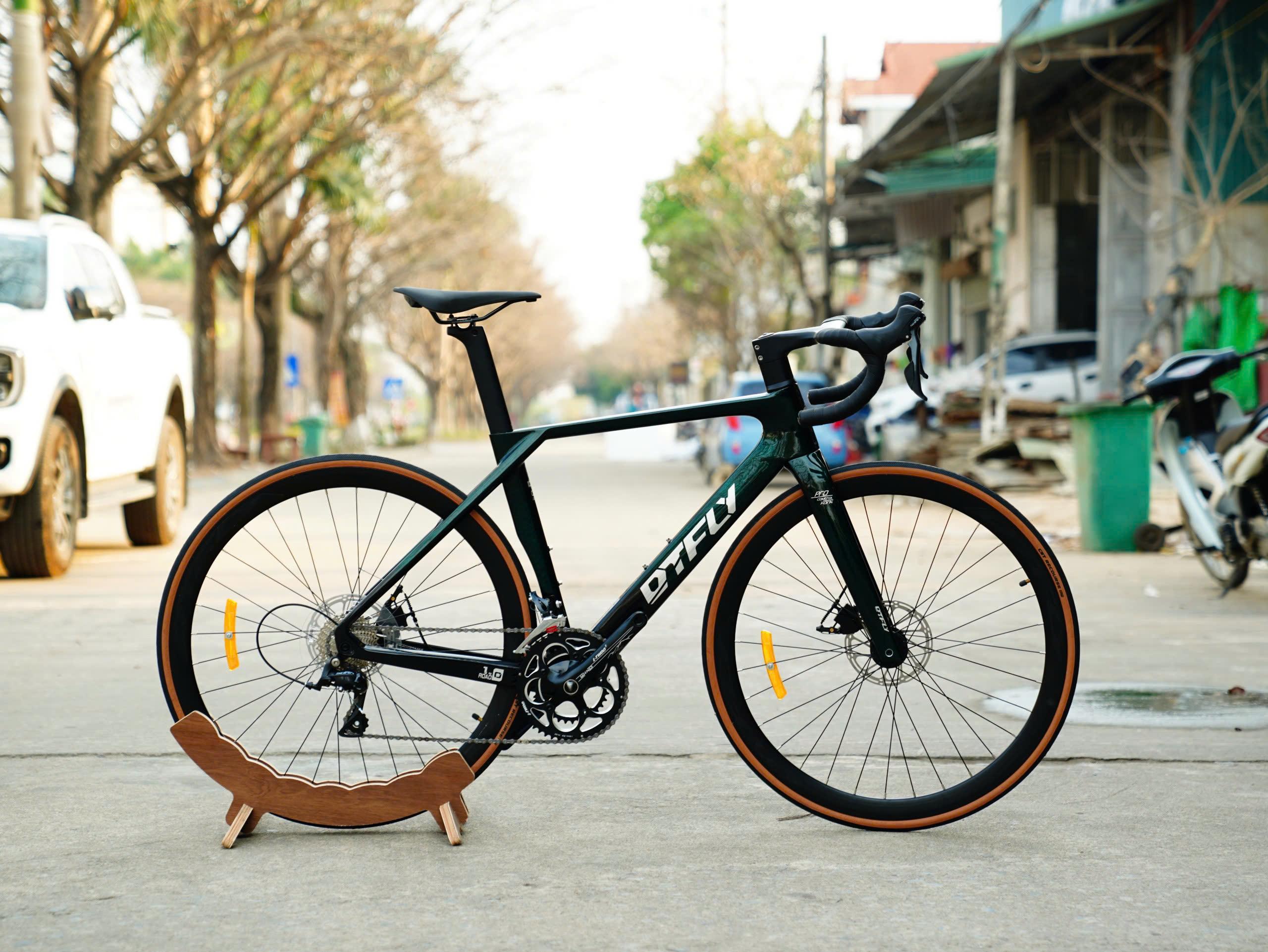 DTFLY R3000 Xe Đạp Đua - Khung Carbon T800, SHIMANO SORA R3000, 18 tốc độ