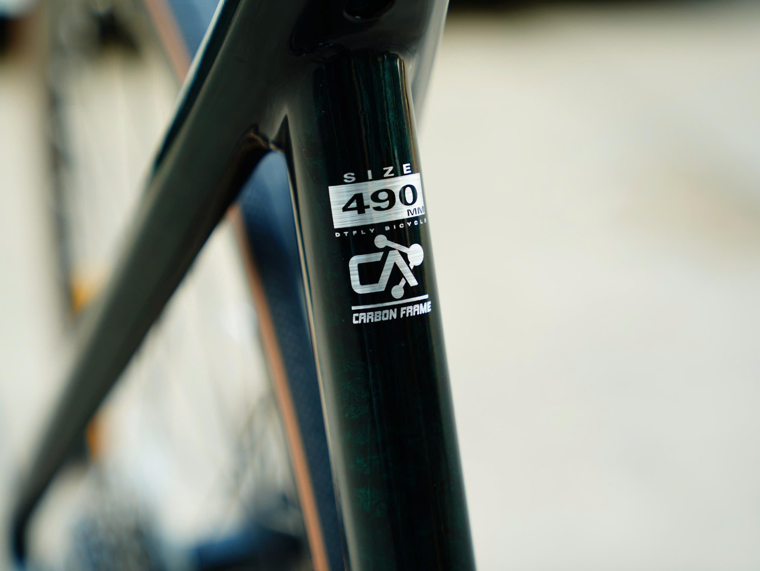 DTFLY R3000 Xe Đạp Đua - Khung Carbon T800, SHIMANO SORA R3000, 18 tốc độ