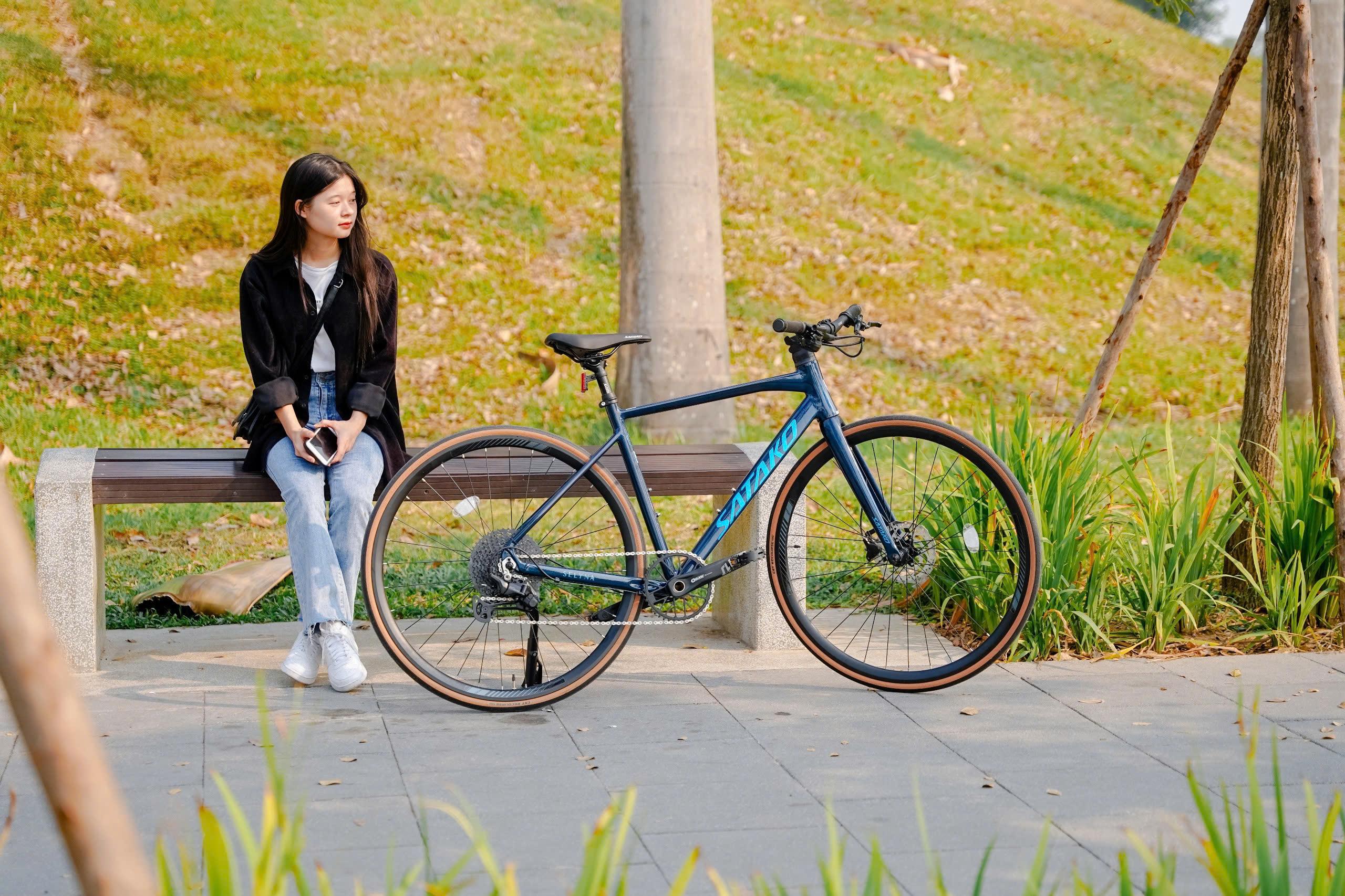 SATAKO SELYNA xe đạp đường phố touring 700x28c, đề SHIMANO CUES U6000