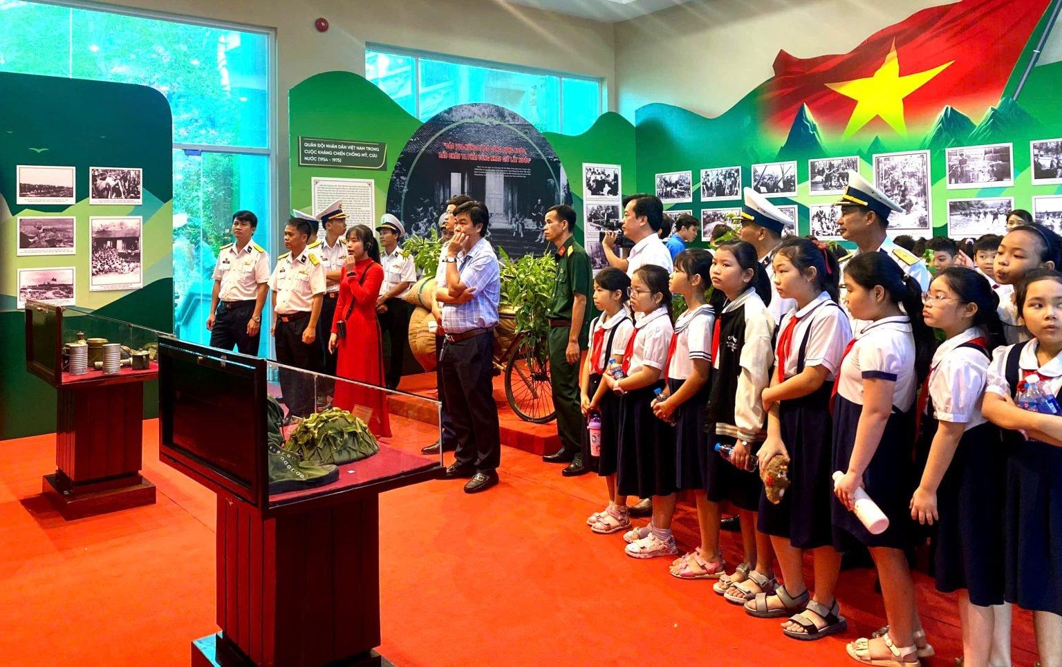 chuyen-de-quan-doi-nhan-dan-viet-nam-80-nam-truyen-thong-anh-hung